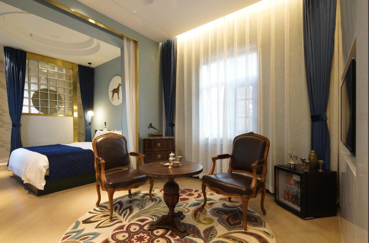Moon And Chalice Boutique Hotel Kunming Exterior foto