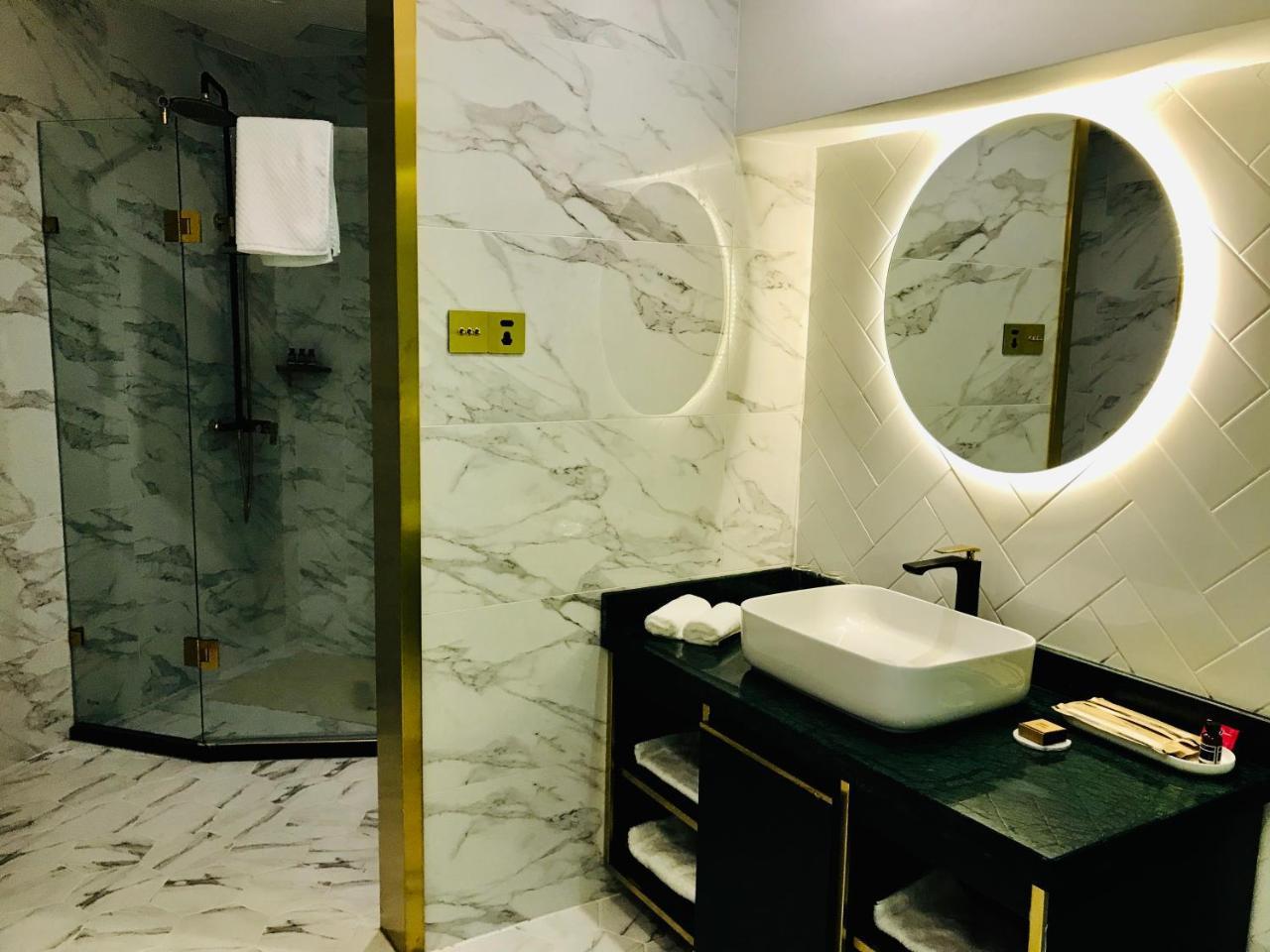 Moon And Chalice Boutique Hotel Kunming Exterior foto